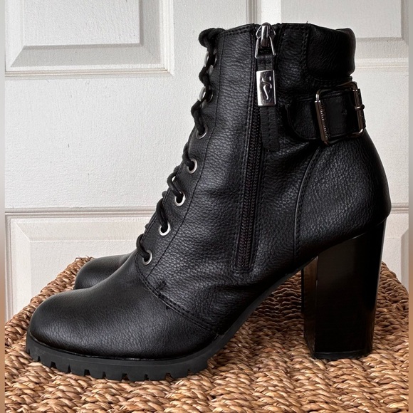 Vera Wang Catania Boots Lace Up‎ Detail Side Zip Size 7.5M - Picture 5 of 14
